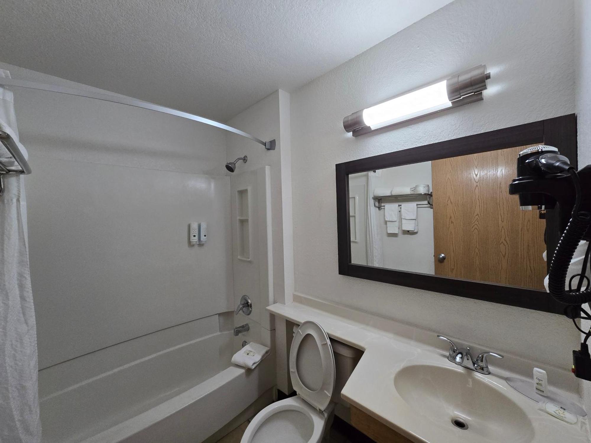 Quality Inn Джонстаун Экстерьер фото