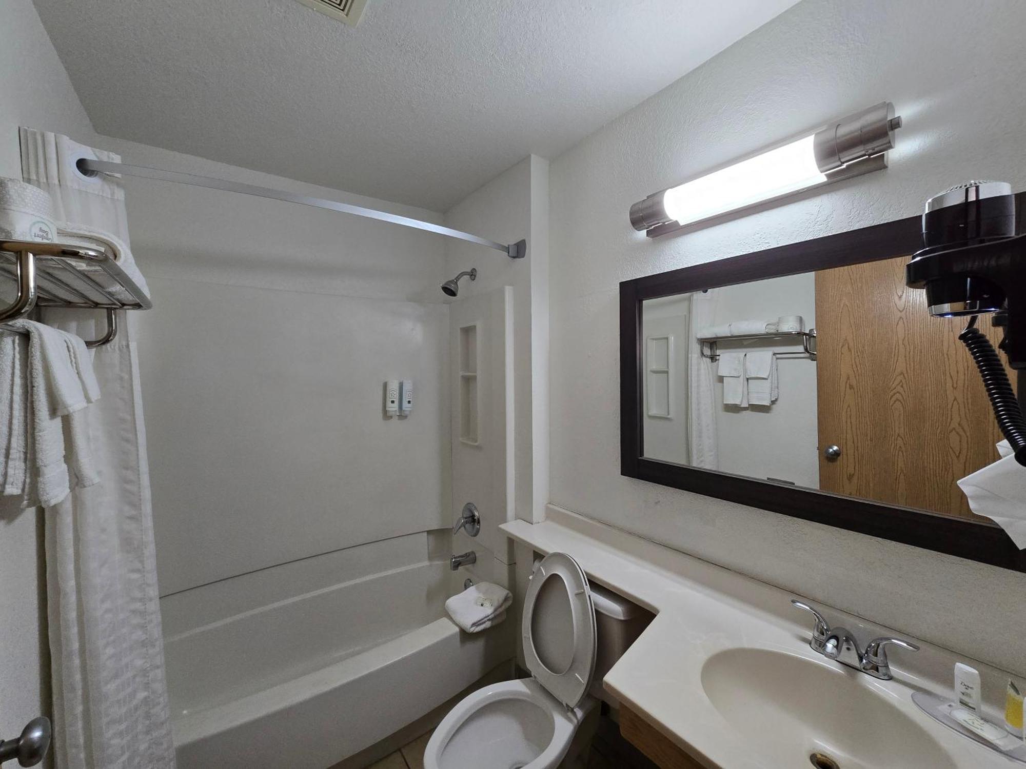 Quality Inn Джонстаун Экстерьер фото